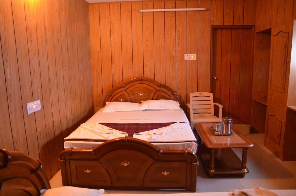 Saravanan Lodgeチェンナイ 部屋 写真