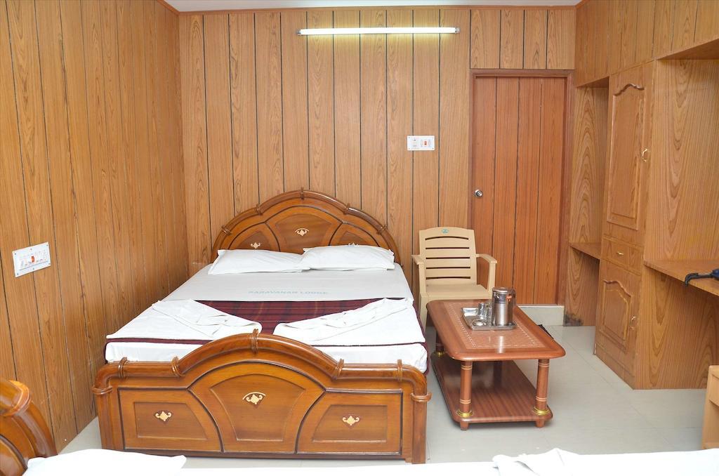 Saravanan Lodgeチェンナイ 部屋 写真