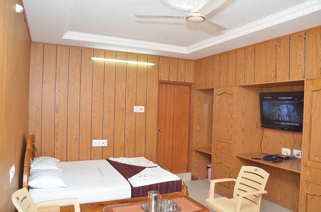 Saravanan Lodgeチェンナイ 部屋 写真