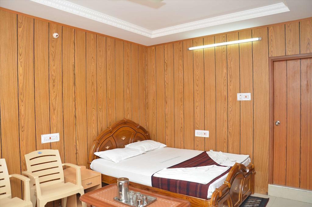 Saravanan Lodgeチェンナイ 部屋 写真